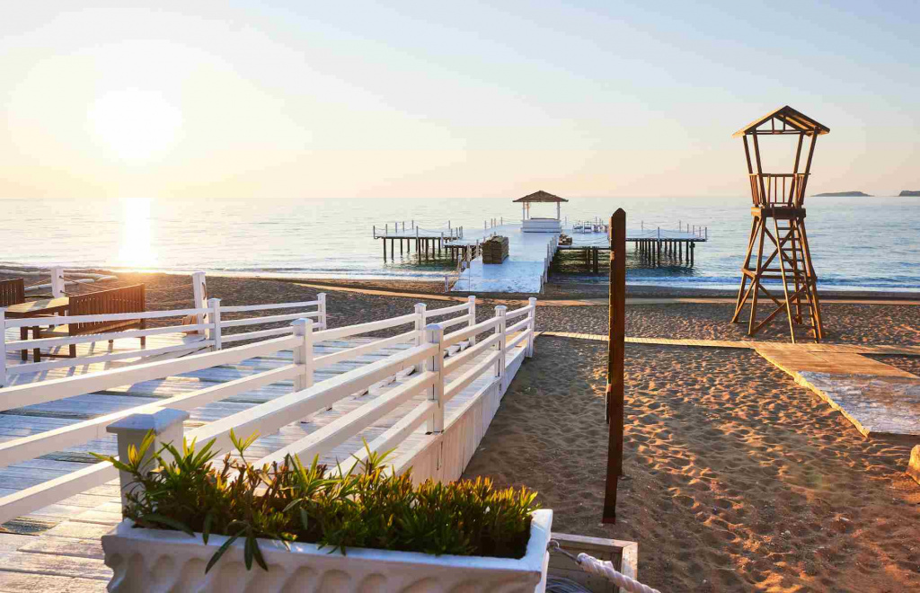 beach-wood-cabin-coast-guard (1).jpg