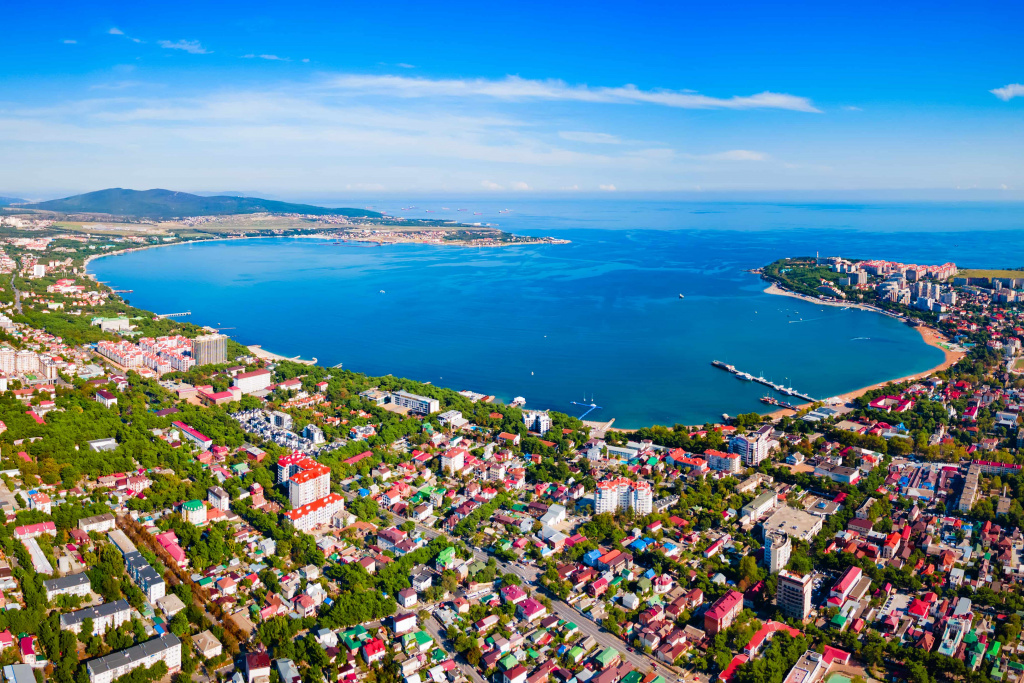 gelendzhik-aerial-panoramic-view-russia (1).jpg