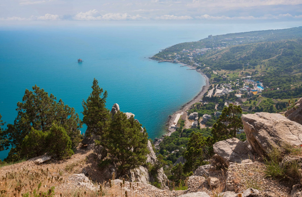 blue-bay-near-simeiz-town-crimea (1).jpg