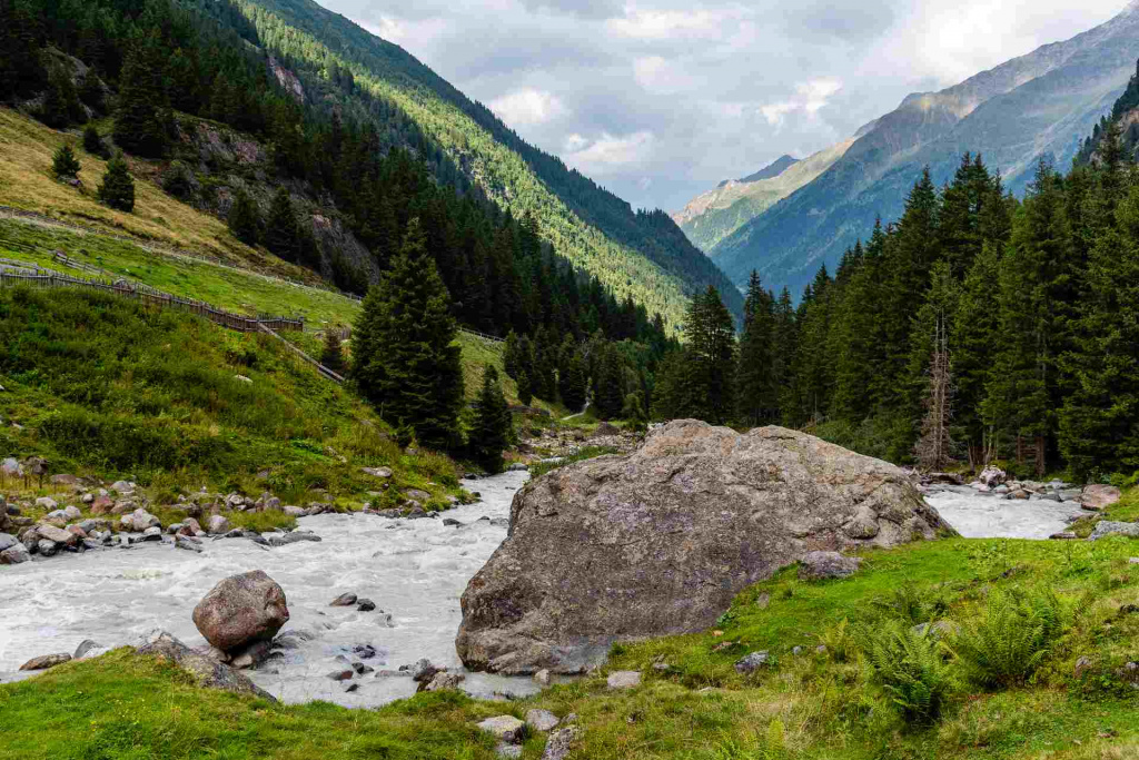 stubaital-valley-tirol-austria (1).jpg