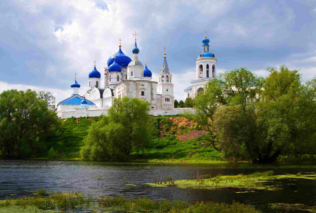 orthodoxy-monastery-bogolyubovo-summer (1).jpg